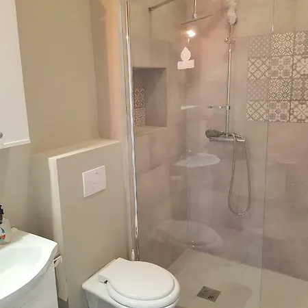 Alexandra Apartment